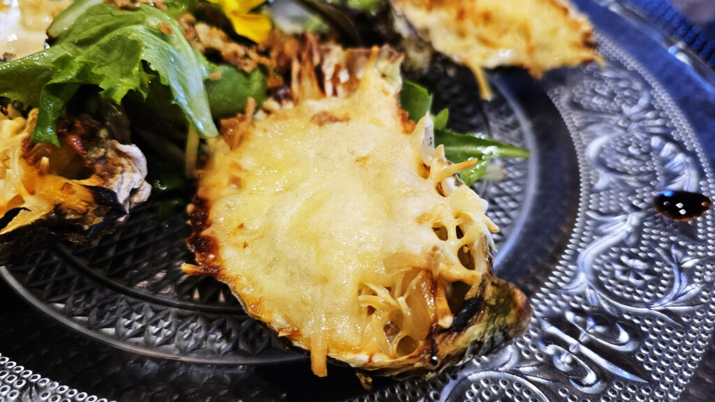 Huîtres gratinées du chef (oysters) at Brasserie Saint Roch in Serignan, France