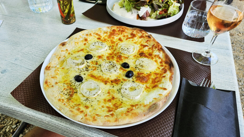 A Delicious Lunch for two at O Berges du Canal - photo by Arthur Breur