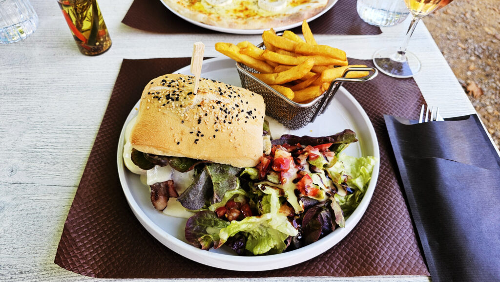 Burger Savoyard with Fries at O Berges du Canal - photo by Arthur Breur