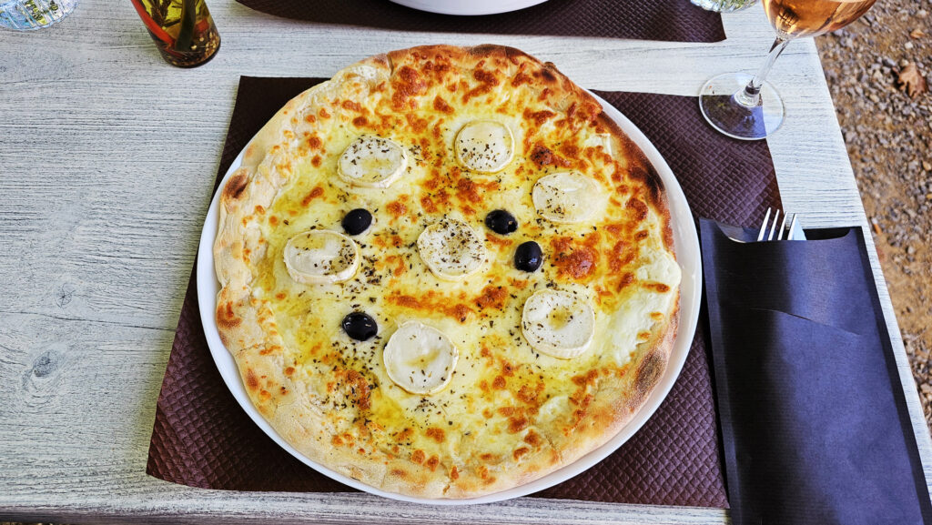 The chevre miel pizza from O'Berges du Canal restaurant in Villeneuve-lès-Béziers.