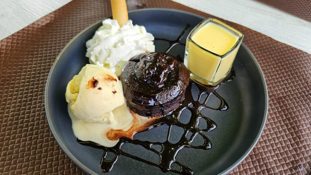 Fondant au Chocolat at O Berges du Canal - photo by Arthur Breur